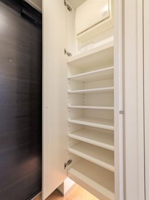 玄関　TVインターホン　シューズボックス