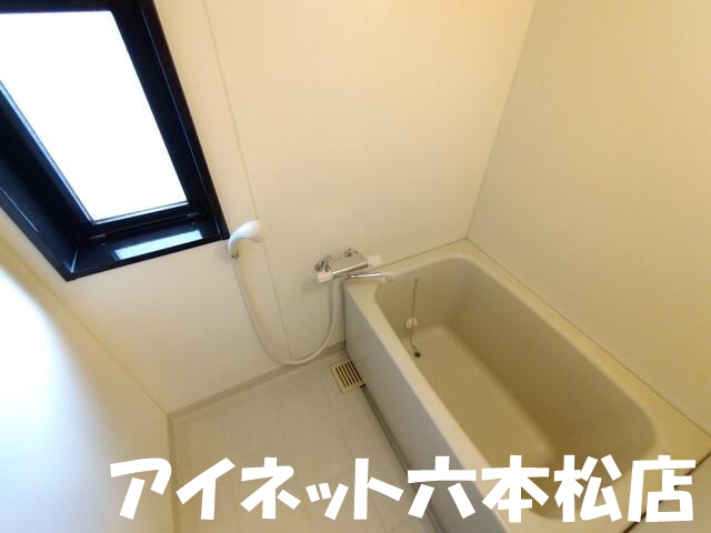 バス・シャワールーム　一日の疲れを癒してください。