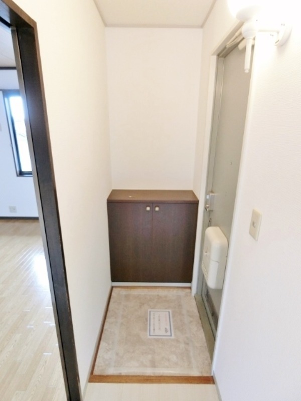 玄関　図面と現状に相違がある場合には現状を優先