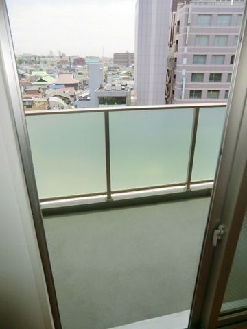 バルコニー　奥行きのあるバルコニー