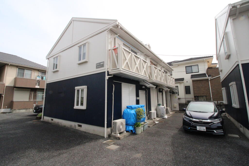 建物外観　右奥の角部屋です！！