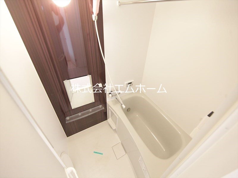 バス・シャワールーム　追い焚き　浴室暖房乾燥機　24時間換気付　バスルーム同型写真