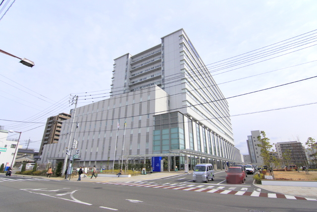 病院　愛媛県立中央病院（病院）まで750m