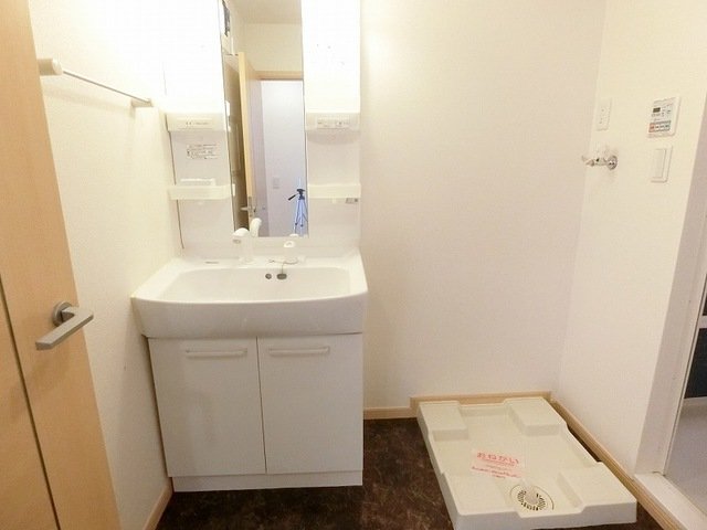 洗面設備　使いやすい洗面所です