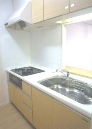 キッチン　★三口コンロ、グリル付きシステムキッチン★
