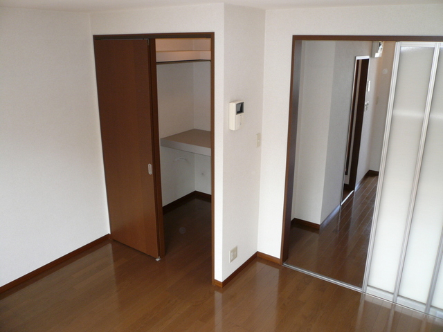 居室・リビング　収納もありますよ♪