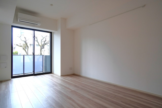 居室・リビング　※別部屋の参考写真です。