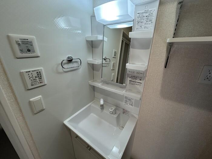 洗面設備　洗面室