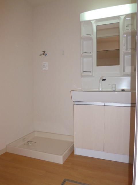 洗面設備　嬉しい洗髪洗面化粧台