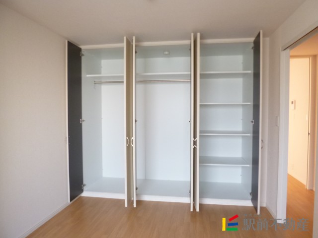 収納　北側洋室の大容量収納！