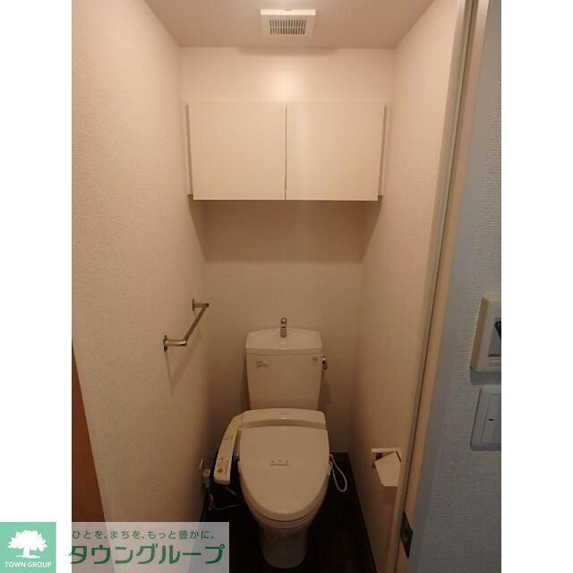 トイレ　リノベーション前のお写真です