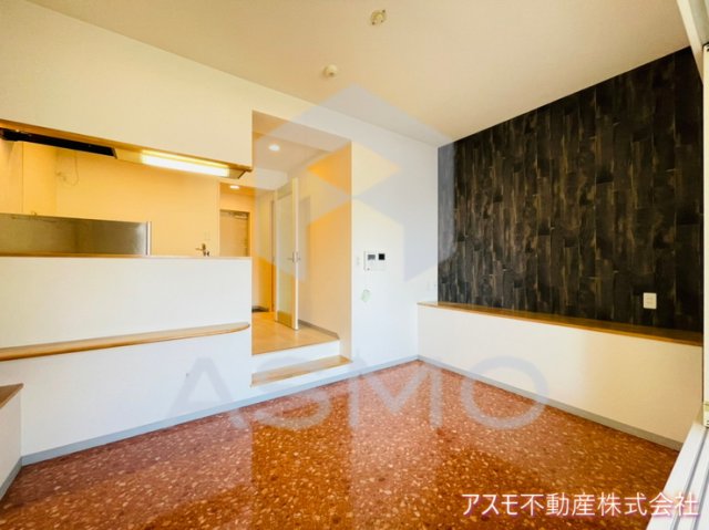 居室・リビング　同マンション別部屋参考写真