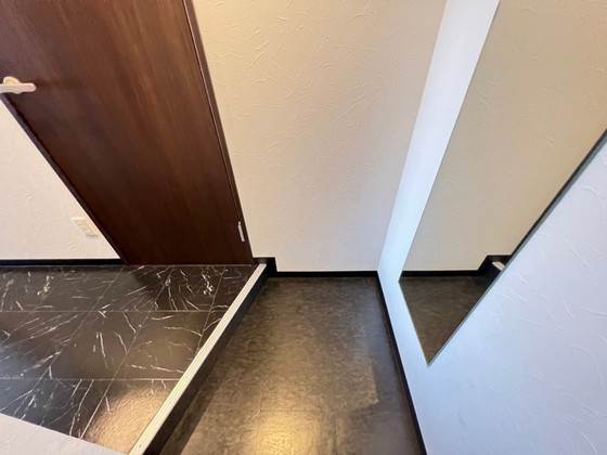 玄関　※別部屋の写真です