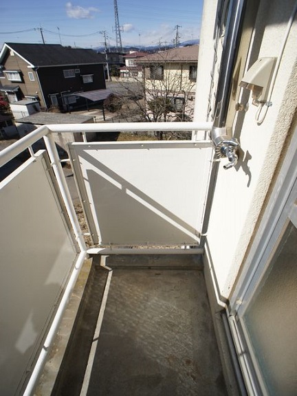 その他　バルコニーに洗濯機置き場があります♪