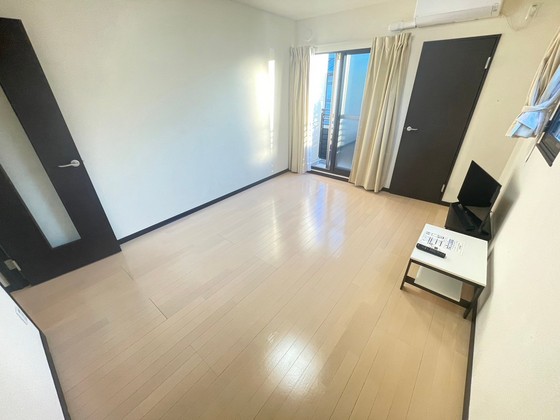 居室・リビング　※別部屋の写真です。