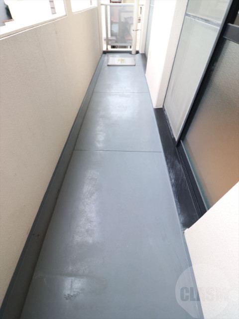 バルコニー　明るいバルコニー