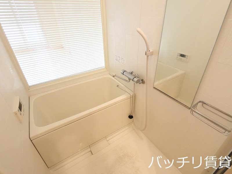 バス・シャワールーム　別号室タイプの為現況を優先致します。