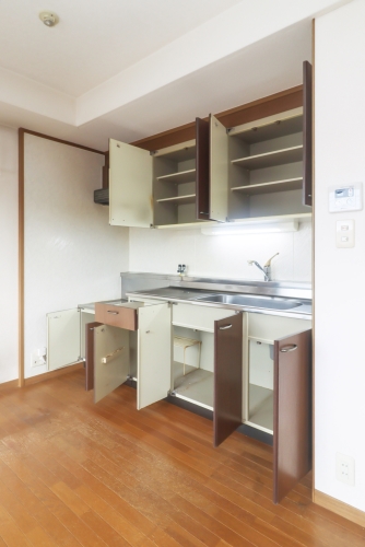 キッチン　同号・別部屋の写真を使用しています。現況を優先します。