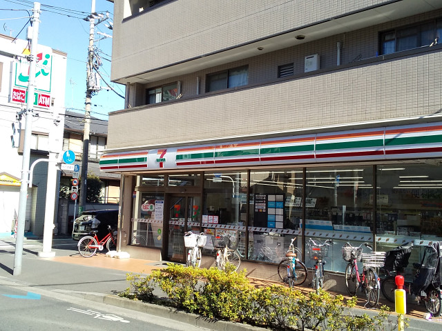 コンビニ　セブンイレブン世田谷桜丘２丁目店（コンビニ）まで300m