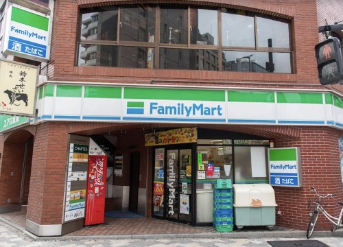 コンビニ　ファミリーマート 六本木東店（コンビニ）まで738m