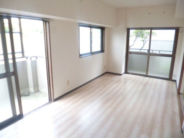 居室・リビング　★お部屋探しはタウンハウジング稲田堤店まで★