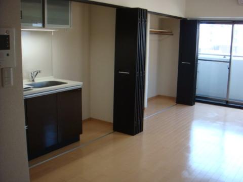 居室・リビング　室内