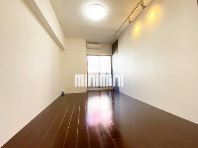 居室・リビング　広々とした洋室です。