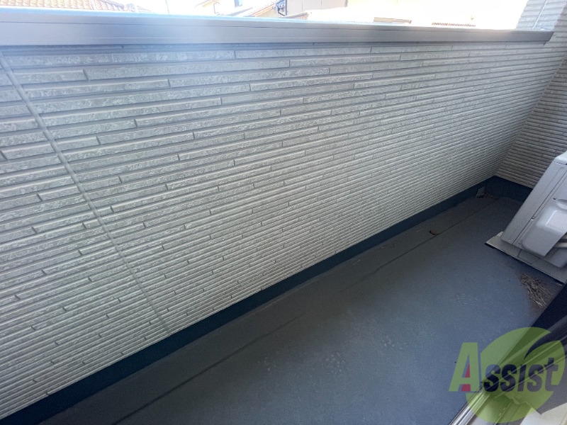 バルコニー　バルコニーは高さがあるのでのぞき見防止にもなります。