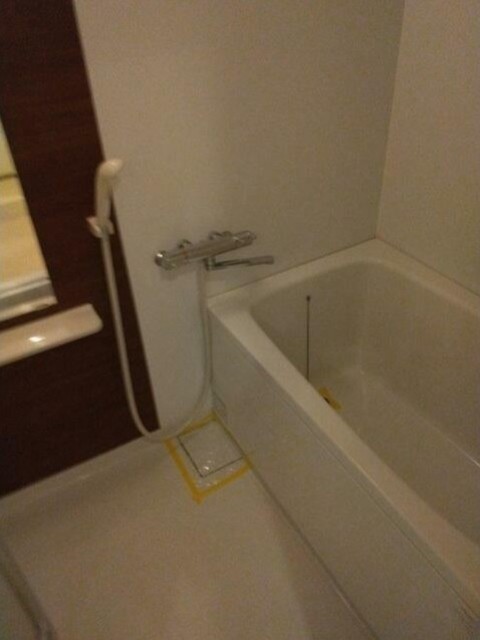 バス・シャワールーム　バスルーム