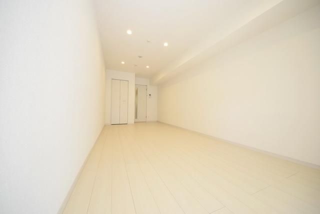 居室・リビング　広々とした洋室