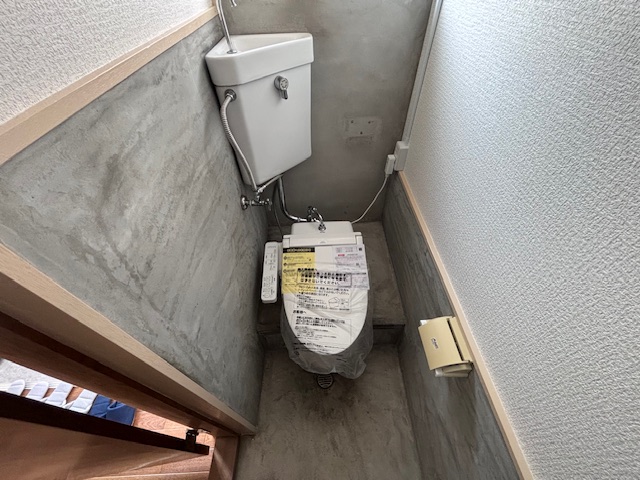 トイレ　※同施工会社のイメージ写真※