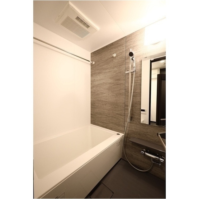 バス・シャワールーム　同タイプ別号室のお写真です。