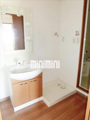 洗面設備　脱衣所も広めです