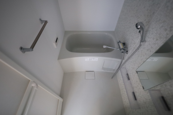 バス・シャワールーム　※別部屋の写真です