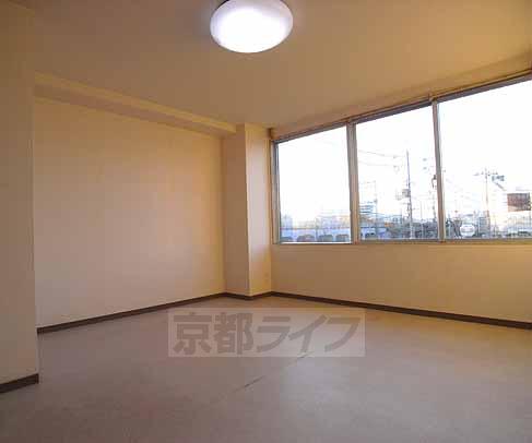 居室・リビング　広めのお部屋です。