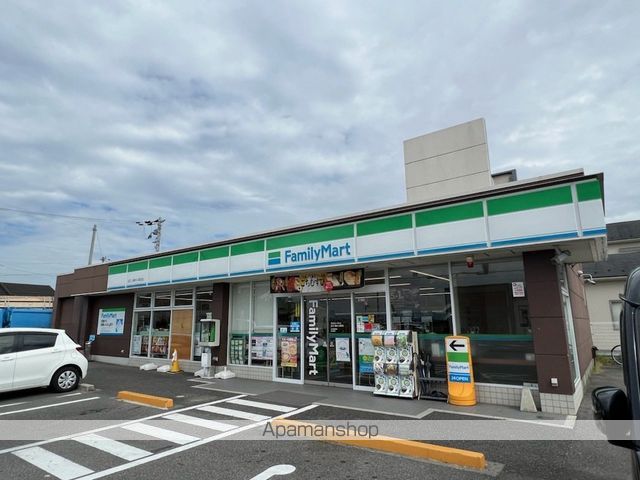 コンビニ　ファミリーマート近江八幡中小森町店（コンビニ）まで407m