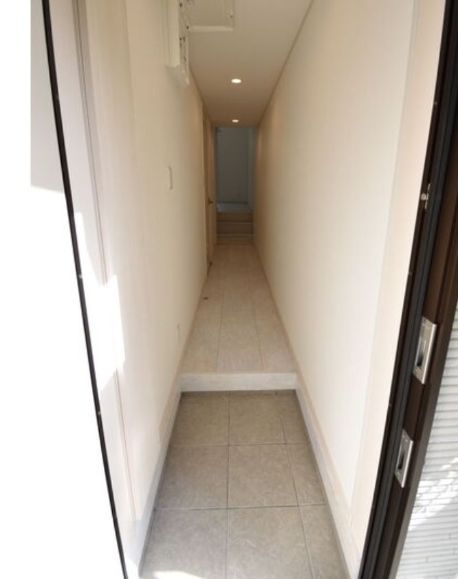 玄関　同施工会社施工物件の参考写真になります※現況優先