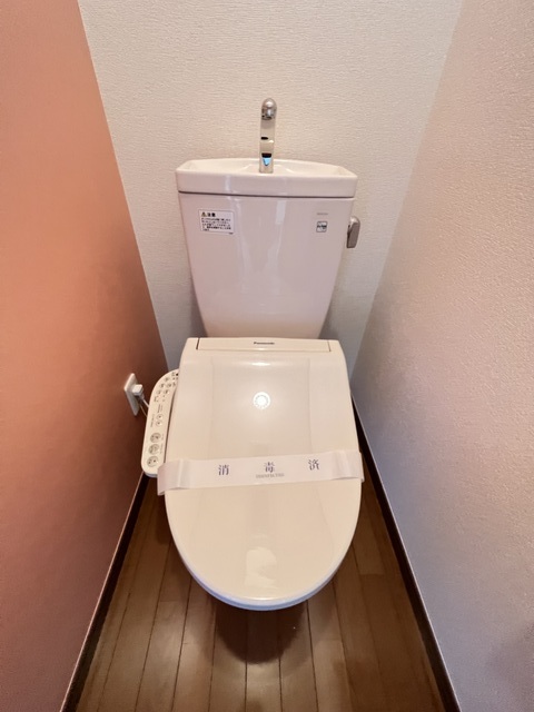 トイレ　温水洗浄便座