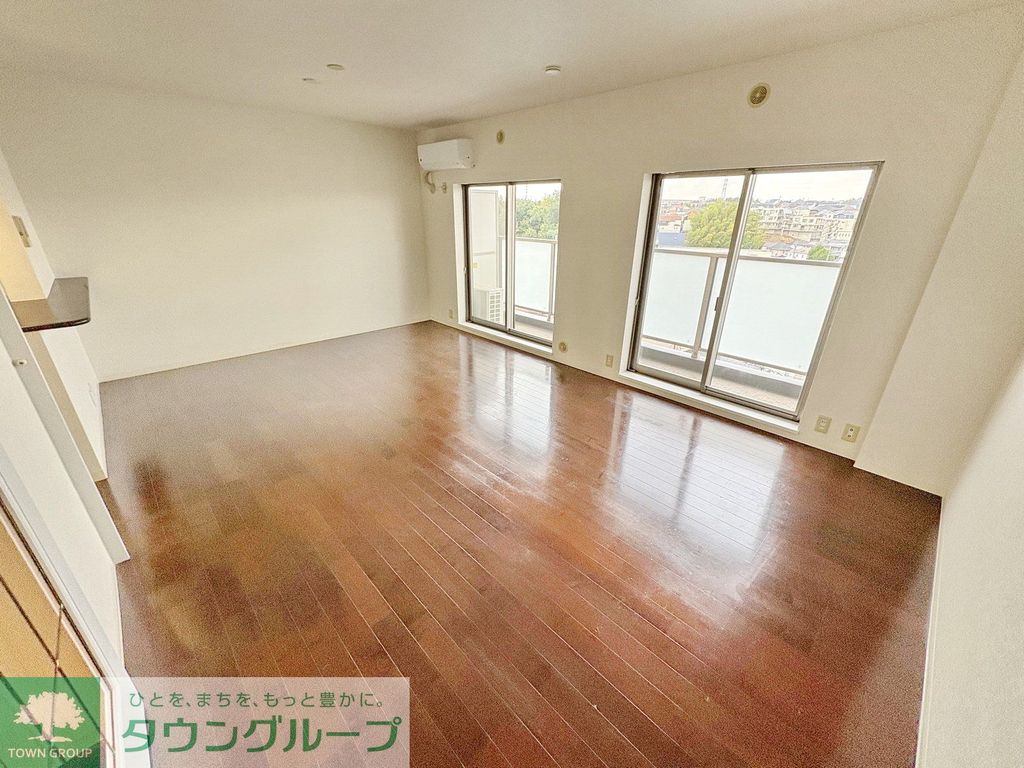 居室・リビング　※別部屋参考写真です