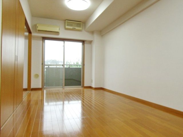 居室・リビング　★明るい洋室★