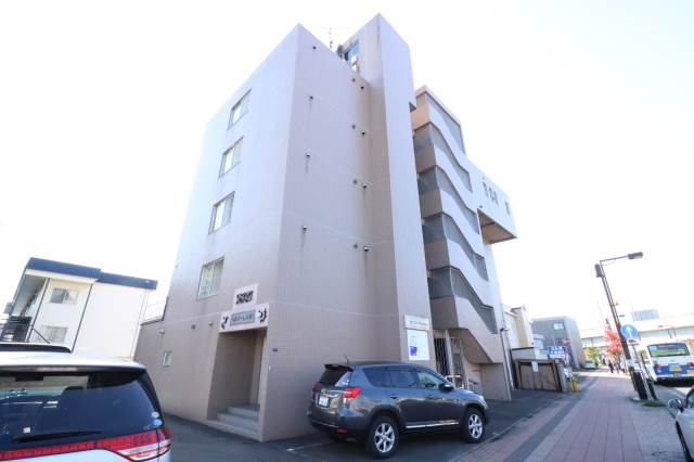 建物外観　人気の鉄筋コンクリート造♪