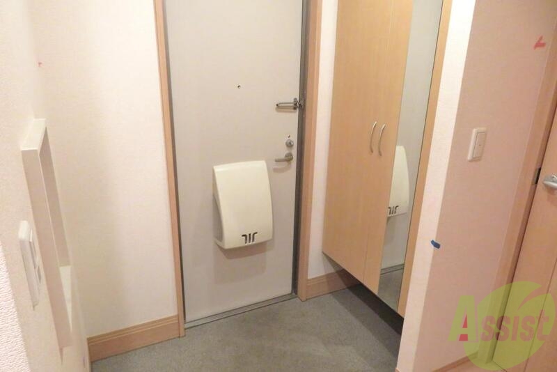 玄関　玄関のシューズボックスも立派なものが付いてます。