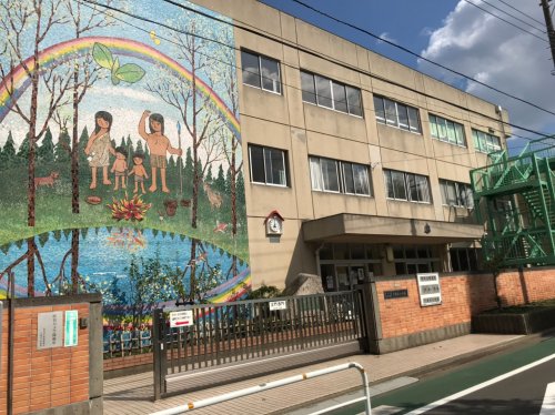 小学校　世田谷区立千歳台小学校（小学校）まで556m
