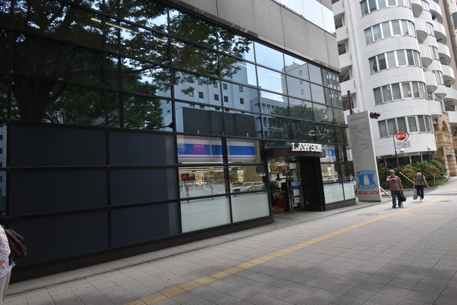 コンビニ　ローソン仙台上杉１丁目店（コンビニ）まで200m