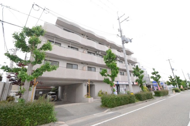 建物外観　安心のオートロック付きです♪