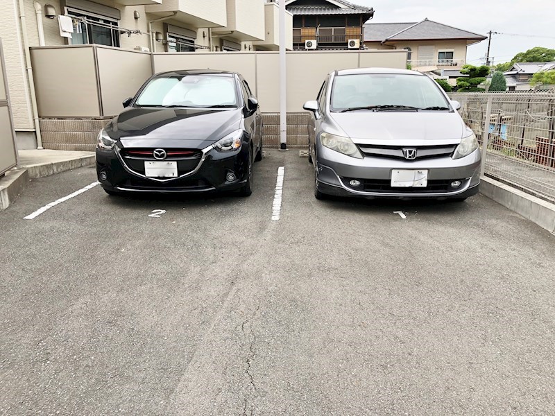 駐車場　駐車場
