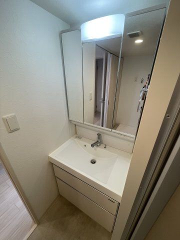 洗面設備　ORSUS新大阪　洗面台