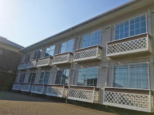 建物外観　モダンな外観、全部屋南向きです。