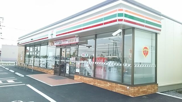 コンビニ　セブンイレブン越谷西大袋店（コンビニ）まで662m