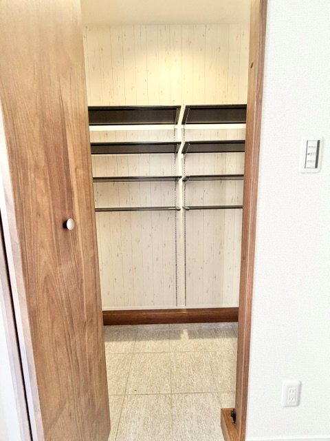 収納　新築途中・シューズクローク